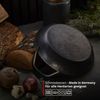 MEISTERKOCH Premium Servierpfanne 28 cm Ø | Made in Germany | Profi-Pfanne aus Schmiedeeisen induktionsgeeignet | zum Kochen auf Herd, Grill, offenem Feuer und im Ofen geeignet Bild 4
