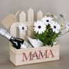 Herz & Heim Geschenkbox Pflanzkorb mit Zaun - Geschenkkorb mit Druck für Mama, Papa, Oma, Opa, aus Holz, mit Folie ausgekleidet Bild 4