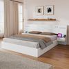 Doppelbett 180*200cm, Holzbett, mit USB-Anschluss, elektronischer Uhr, Bluetooth-Lautsprecher, Farblichtleiste, integrierter Matratze,2 Nachttischen (ohne Schubladen), Matratze nicht enthalten, weiß Bild 2
