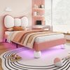 Novelux Kinderbett 90x200 Polsterbett Kinder mit LED-Lichtleiste und Lattenrost – Samt Beige Rosa, flügelförmiges Kopfteil, ohne Matratze Bild 5