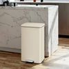 SONGMICS Mülleimer, 40 Liter Abfalleimer, 15 Müllbeutel inklusive, großer Tretmülleimer mit Deckel, aus Stahl, Softclose, beige Bild 2
