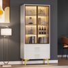 Glasvitrine Weiß mit teefarbenen Glastüren, 2 Schubladen, LED 16 Farben, verstellbaren Einlegeböden, goldenen Füßen, 150 cm Bild 3