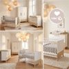 roba® Babyzimmer-Komplettset Theo - modernes Kinderzimmer in Weiß und Ulme - Holz, (Komplett-Set, 3-tlg, Babybett 70x140 cm, Wickelkommode, Kleiderschrank), Griffe & Füße aus Massivholz - Mit hochwertigen Fräsungen im Holz Bild 3