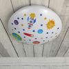 Coole Deckenlampe mit Weltall Motiv fürs Kinderzimmer, bunt Ø 35cm Bild 2