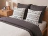 Kissen 2er Set Geometrisches Muster SCHEFFLERA Samtstoff 45 x 45 cm Weiß Bild 3