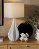 'Santee' Tischlampe Hellbeige/ Weiß geschwungener Porzellanfuß Stoffschirm langes Kabel mit Schalter hellbeigen Lampenschirm Modernes Design Glamourös Bild 3