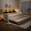 Polsterbett Schlafsofa, Kopfteil mit integrierten Staufächern LED-Lichtleiste Ladesteckdosen ausziehbares Bett, Samtpolsterung, Beige, 90 x 190 cm Bild 4