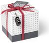 SURPRISA Geschenkbox Rätzel Geschenkbox, Geldgeschenk Verpackung & Gutschein Geschenk Box (inkl. 3-stelligem Zahlenschloss), Geschenkkarton Buchstaben-Rätsel, 12,5 x 12,5 x 12,5 cm, weiß Bild 4
