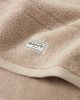 GANT Duschtuch - Premium Towel, Frottee, Bio-Baumwolle, Logo, uni Sand 70x140cm Bild 2