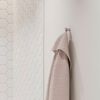 hansgrohe Handtuchhaken AddStoris, Badezimmer, (Handtuchhaken, Befestigungsmaterial, Montageanleitung), kratzfest und rostfrei Bild 2