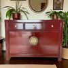 Vintage Kommode Rot Dunkelrot Messingkreis chinesisch Schrank Sideboard Kolonial-Stil Antik-Stil Lowboard asiatisch orientalisch Fernost shabby-chic Landhaus Bild 2