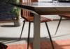 Esstisch Akazie 200x100 grau lackiert / U-Beine silber matt SWISS EDGE Bild 5
