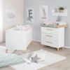 roba Kombi-Kinderbett Leon 70x140 cm - Babybett mit 3 Schlupfsprossen & 3-fach höhenverstellbarem Lattenrost - Gitterbett ab Geburt bis 7 Jahre - Umbaufähig - Modernes Design mit massiven Füßen - Weiß Bild 2