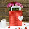 Logbuch-Verlag Geschenkbox 10 kleine rot weiß gepunktete Geschenktüten mit 10 Holz Herzen 18x22 Bild 2