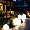 4er Set LED Solar Kugelleuchten in verschiedenen Größen Bild 4