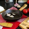 Ø22cm 43mm hoch Gusseisenpfanne mit Holzgriff und Gusseisen Deckel Induktion Bratpfanne Bild 4