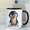 Momentals Tasse Pinguin – „Kennen wir uns“ – lustiger Geschenk Becher für Pinguin Fans, Gratis Versand · Links-&Rechtshänder · Spülmaschinenfest Bild 2