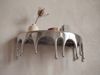 FINEBUY Wandregal FB77468 45cm Aluminium Silber Hängeregal Schweberegal Wandboard Metall, Originelles Hängeregal in edler Tropfenoptik, Komplett aus robustem Aluminium gefertigt Bild 5