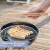 PAPIERDRACHEN Grillzange Grillzange zum Vatertag für Papa oder Opa - originelles Geschenk, hochwertige Buchenzange Bild 3