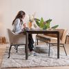 Bronx71 Esszimmerstuhl mit Rollen Enzo Chenille Sand Bild 2