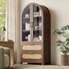 Flieks Vitrine Glasvitrine mit Montmartre-Bogen in Retro-Design Walnussholzfarbe (Mehrzweckschrank mit verstellbaren Einlegeböden, 1-St, H175xB80xT40cm) Hochschrank mit Glastüren und Rattan-Schubladen Bücherregal Holzoptik Bild 1