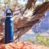 Hydro Flask - Water Bottle 621 ml (21 oz) - Vacuum Insulated Stainless Steel Water Bottle with Leak Proof Flex Cap and Powder Coat - Standard Mouth - Indigo Bild 3