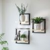 Holz Lichter Wandregal 3‑tlg. Floating Wandregal – Holz & Metall, modern geom. Design, 3-tlg, Schweberegal aus Holz+Metall – platzsparend, vielseitig, langlebig Bild 5