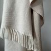 Wolldecke Plaid mit Fransen 100% Schurwolle (140x180 cm, Raute Light Beige) Bild 4