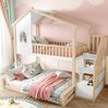 Etagenbett 90x200 cm + 140x200 cm mit Stauraumleiter und Bettgitter – Hausbett aus Kiefernholz in Natur/Weiß Bild 2