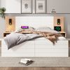 Polsterbett 140×200 cm aus Massivholz und MDF mit Leselicht und Matratze, weiß Bild 2