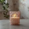 LED Kerze ,Flamme Romb', Windlicht, Batterie + Timer, flackernd, rosa Glas, H 12,5cm Bild 2