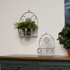 2er Set Wand-Pflanzkörbe Metall hellgrau im Vintage-Stil zum Aufhängen - Hängekörbe Wanddeko für Innen & Außen - Blumentopfhalter aus Metall - Shabby Chic Dekoration Bild 2
