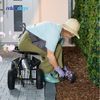 relaxdays Rollsitz Fahrbarer Gartensitz mit Stauraum, schwarz Bild 2
