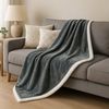 Betz Luxus Flanell Kuscheldecke Wohndecke XXL Verona Sherpa Größe 150x200 cm Farbe Silber Bild 4