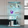FUROKOY Glasvitrine Standvitrine, Modern Glas Vitrinenschrank (4 Lagen Glasvitrine mit 2 Glastür, Sammlervitrine, für Sammlerstücke Bücher Wein (mit Licht, weiß) Bild 2