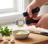 Blackline Knoblauchpresse aus Edelstahl mit ergonomischem Softtouch-Griff Bild 5