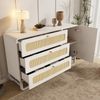 Kommode 120x85x40 cm im Landhausstil mit Rattan & Goldgriffen – 3 Schubladen & 1 Türschrank Bild 4