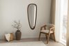 riess-ambiente Wandspiegel ORGANIC 120cm braun – Walnussholz-Design, vertikal, Dekoration (Einzelartikel, 1-St), organische Form mit Holzoptik – ideal für Wohn- oder Schlafbereich Bild 3