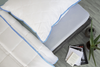 2er-Set Kissen 80x80 aus Mikrofaser - Kopfkissen mit flauschiger Hohlfaserfüllung - Schlafkissen für jede Schlafposition - Waschbar - Öko-Tex zertifiziert - Kissen 80x80 weiß-blau Bild 3