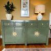 Chinesisches Sideboard Oliv Messingbeschlag vintage schlicht Schrank Kommode Kolonial-Stil Antik-Stil Lowboard asiatisch orientalisch Fernost shabby-chic Landhaus Bild 2