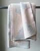 WoolOnly Wendedecke Wolldecke Plaid aus Norwegischer Wolle 130x200 cm (Ginkgo Pink Quartz) Bild 4