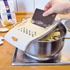 Fackelmann | Spätzlereibe Weiß | praktischer Teigschaber | Kunststoff Spätzlehobel | innovative Spätzlepresse mit Teigkarte | für perfekt geformte Spätzle und Knöpfle Bild 2