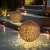 LED Solarleuchte, Dekorgeflecht-Kugel, D 20 cm Bild 4