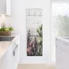 Bilderdepot24 Garderobenpaneel grau Blumen Floral Botanik Holzoptik Bretteroptik Tulpen-Rose Shabby (ausgefallenes Flur Wandpaneel mit Garderobenhaken Kleiderhaken hängend), moderne Wandgarderobe - Flurgarderobe im schmalen Hakenpaneel Design Bild 3