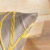 Kissen von Lysel - gelb Blätterzweige Cabilao 38x38, reines Polyester Dekokissen Bild 2