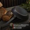 MEISTERKOCH Premium Bratpfanne 24 cm Ø | Made in Germany | Profi-Pfanne aus Schmiedeeisen induktionsgeeignet | zum Kochen auf Herd, Grill, offenem Feuer und im Ofen geeignet Bild 4