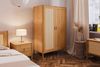 Kleiderschrank Schrank 2-türig SAGA Eiche massiv 108x175x60 cm Bild 2