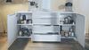 Vladon Sideboard Linio V2 166,5 x 72,5 x 35 cm Anrichte mit 2 Türen und 4 Schubladen, Korpus in Weiß matt, Fronten in Creme Hochglanz Bild 2