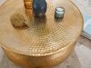 Couchtisch 60 x 30,5 x 60 cm Aluminium Gold Beistelltisch orientalisch rund, Flacher Hammerschlag Sofatisch Metall, Design Wohnzimmertisch modern, Loungetisch indisch Stubentisch klein Bild 5
