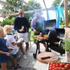 LANDMANN 'Vinson 200' Smoker, klassischer 16-Zoll-Smoker mit 4-in-1 Funktionen, abgerundetes Design für optimale Luftzirkulation, massive emaillierte Stahlroste, mit Deckelthermometer Bild 4